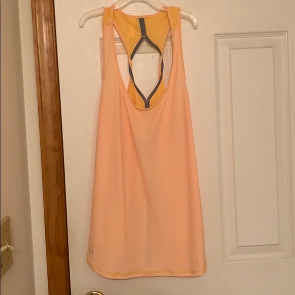 3 pack of Under armor tank tops - Picture 2 of 4